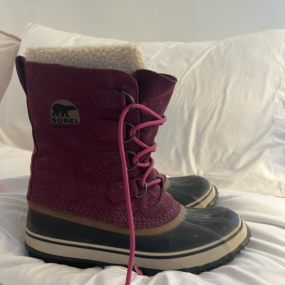 Sorel size 10 waterproof snow boots